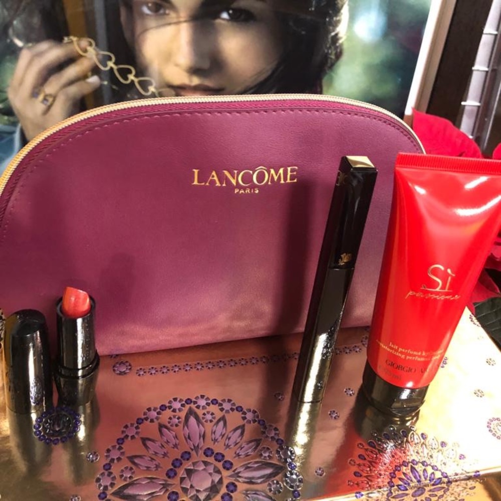 Lancôme kit with Mascara, lipstick & cream